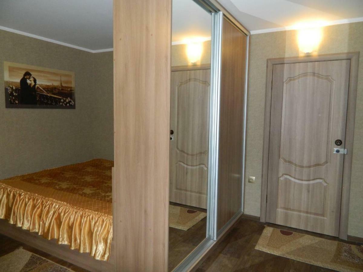 Ул. Киевская Апартаменты Krementsjoek Buitenkant foto